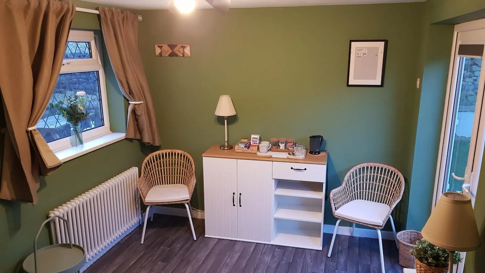 Penzion Farsley Guest Room Seperate Entrance With Double Bedroom And Private Shower Room